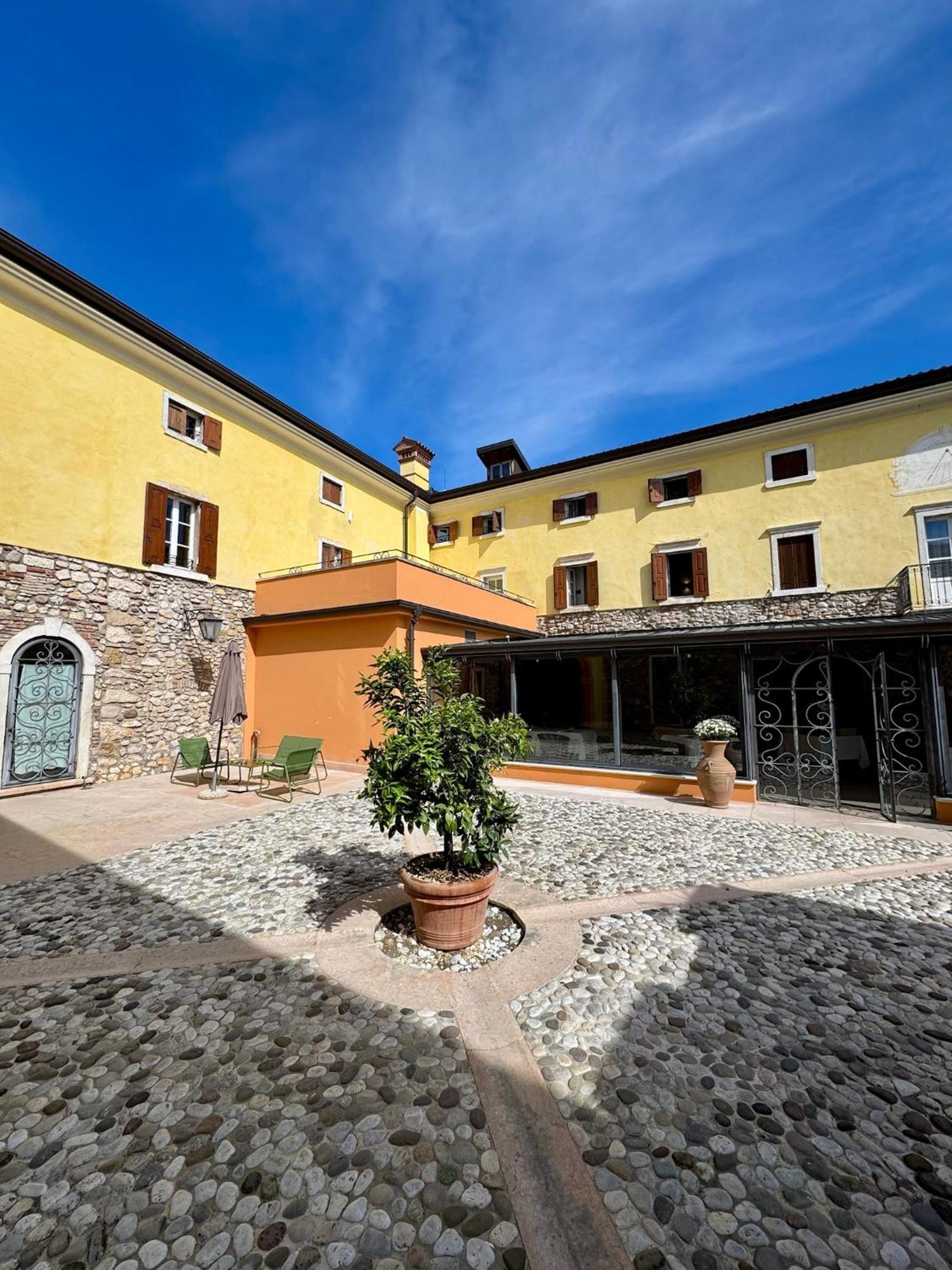 Corte Impero Hotel & Restaurant Аффи Экстерьер фото