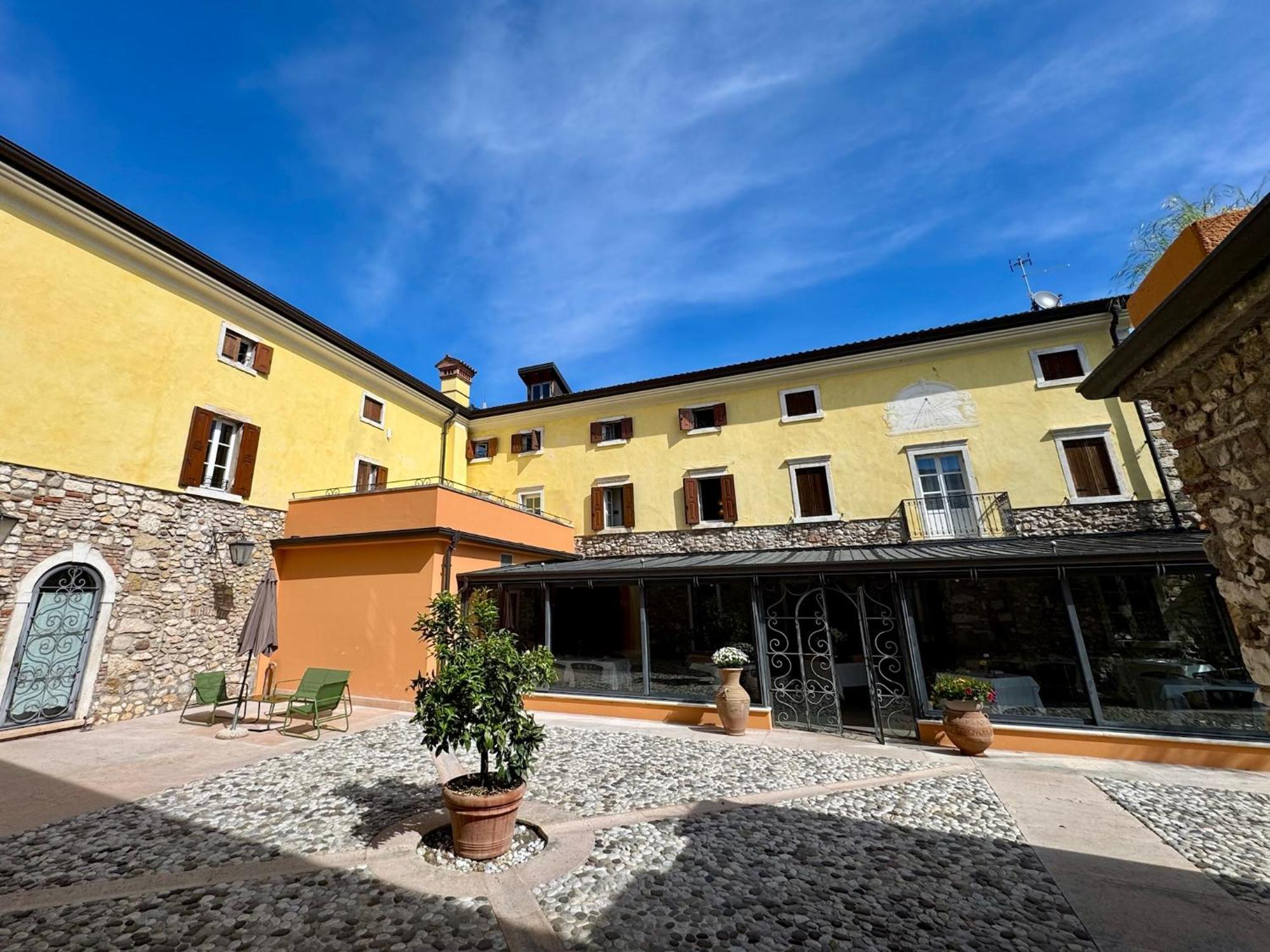 Corte Impero Hotel & Restaurant Аффи Экстерьер фото
