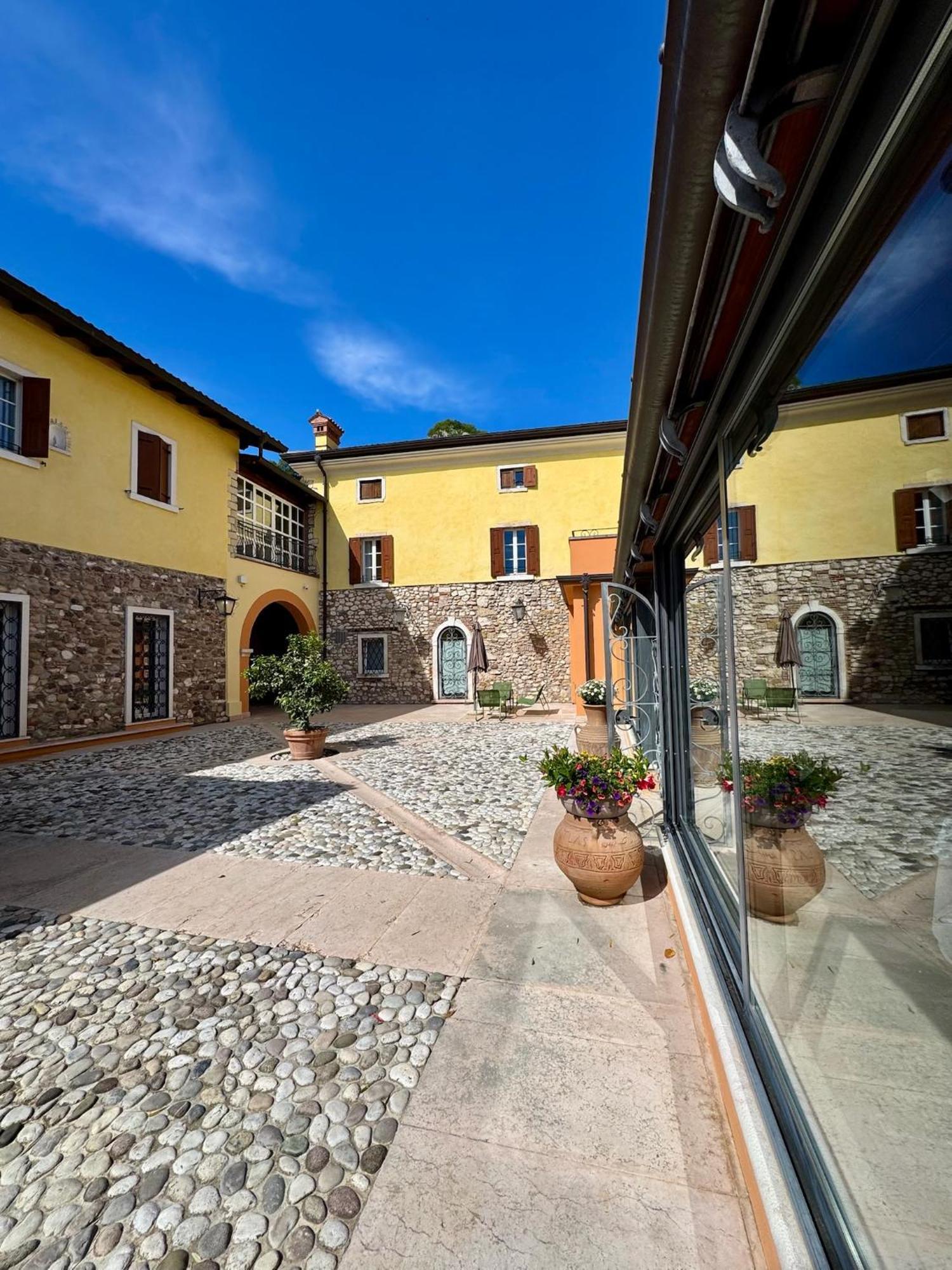 Corte Impero Hotel & Restaurant Аффи Экстерьер фото